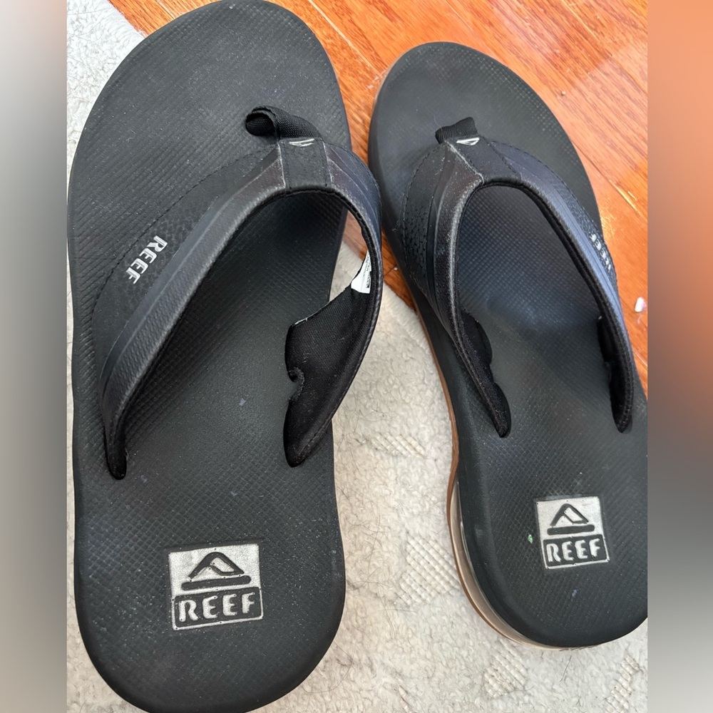 Reef size 8 Men’s flip flops